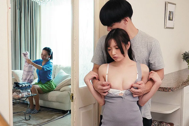 Anh trai muốn em kế làm cô bạn gái của mình